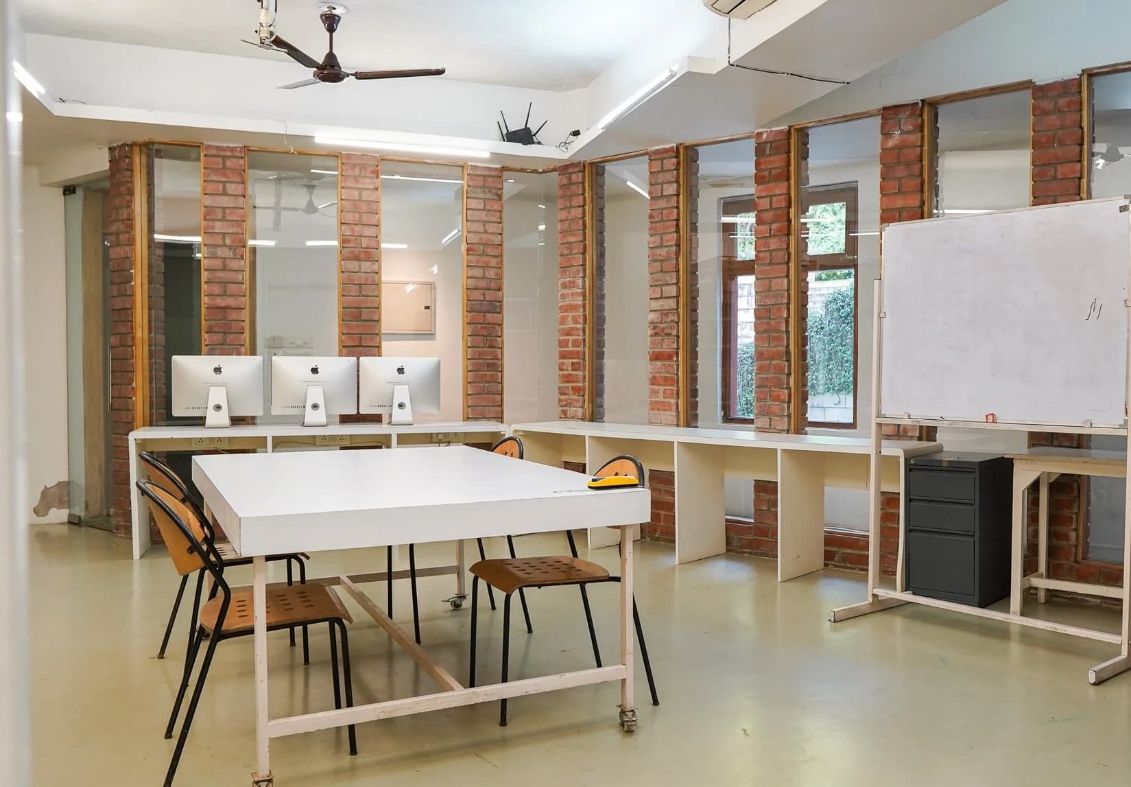Best Workshop & Meeting Spaces for Rent in Delhi NCR — Book by the Hour on SpareSpace